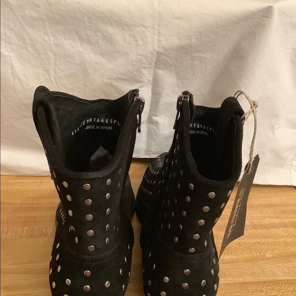 Sendra Studded Ankle Boots​​​​​ - Picture 3 of 12